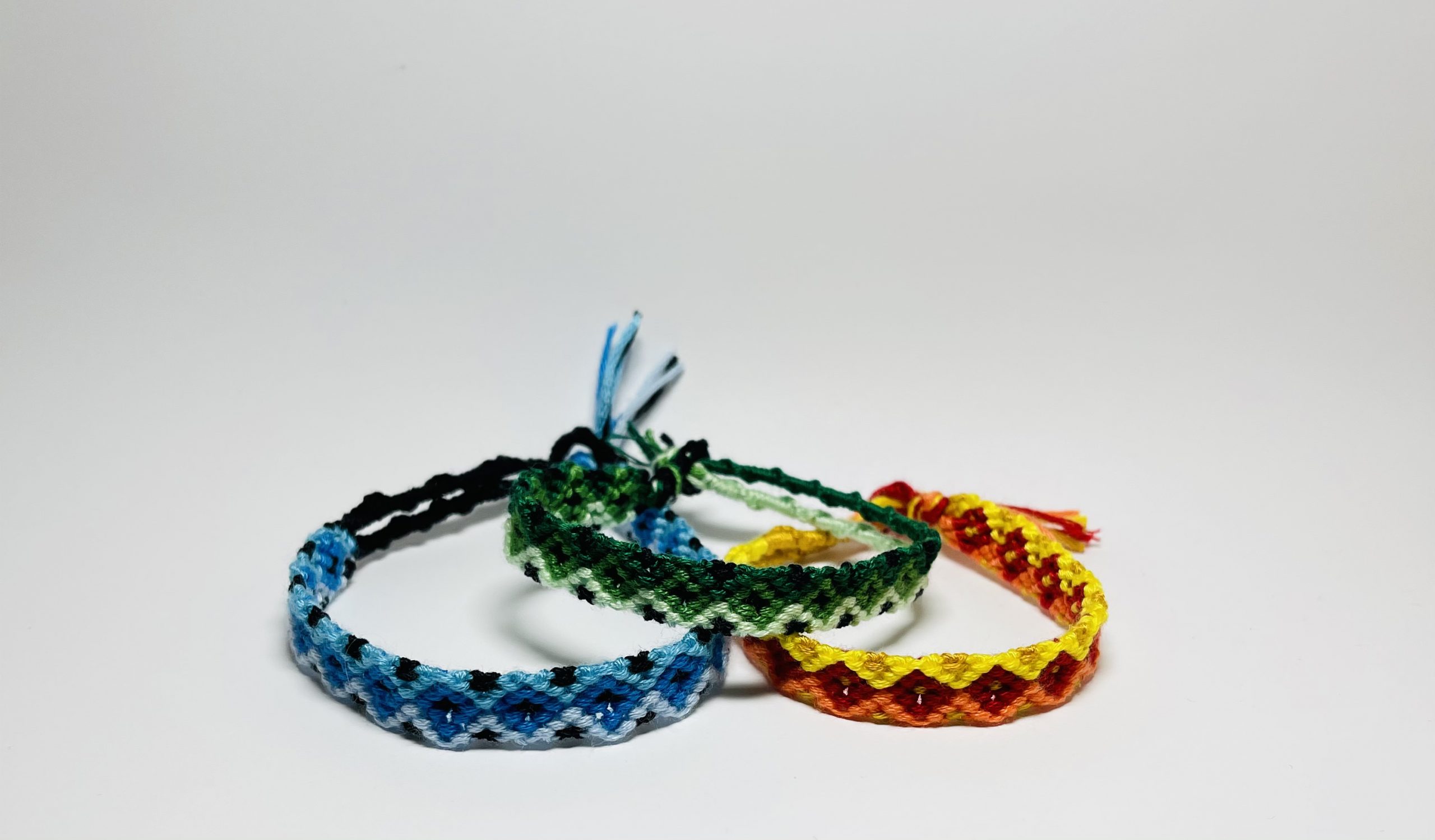 Heart Boho Friendship Bracelet – Lee's Yarning